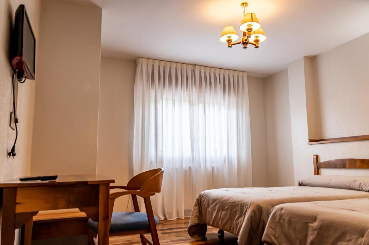 Hostal Restaurante Ventasierra Valdoré Zewnętrze zdjęcie